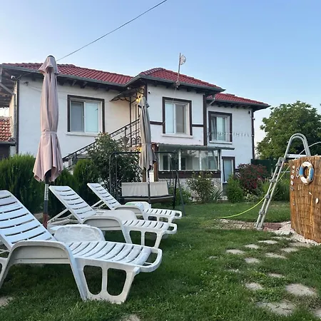 дядо пановата къща بيت للعطل *