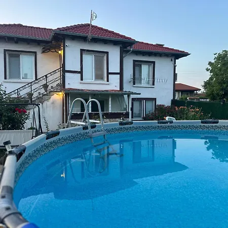 дядо пановата къща بيت للعطل